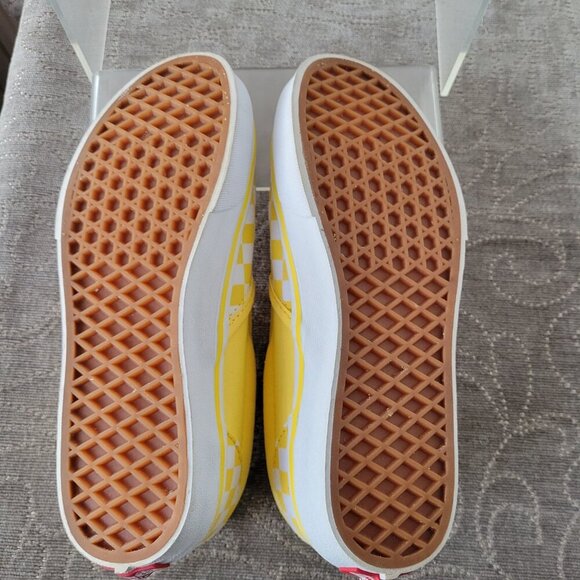 VANS Checkerboard Yellow Slip-On Sneakers – Kids 6.0 - Picture 8 of 11
